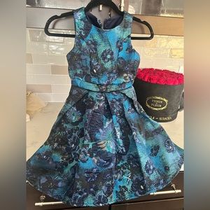 Special occasion Dress size 7 only worn ones